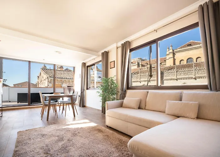 Atico Con Terraza Y Vistas Unicas A La Catedral Pleno Centro De Granada